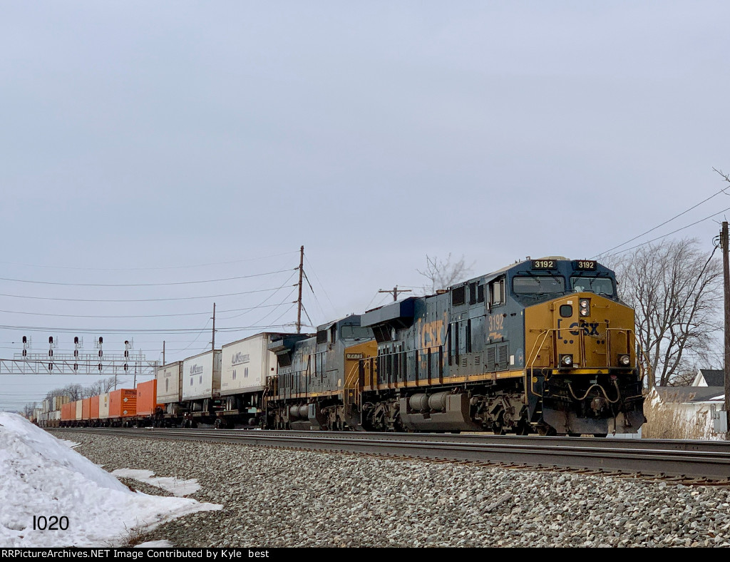 CSX 3192 on I020 